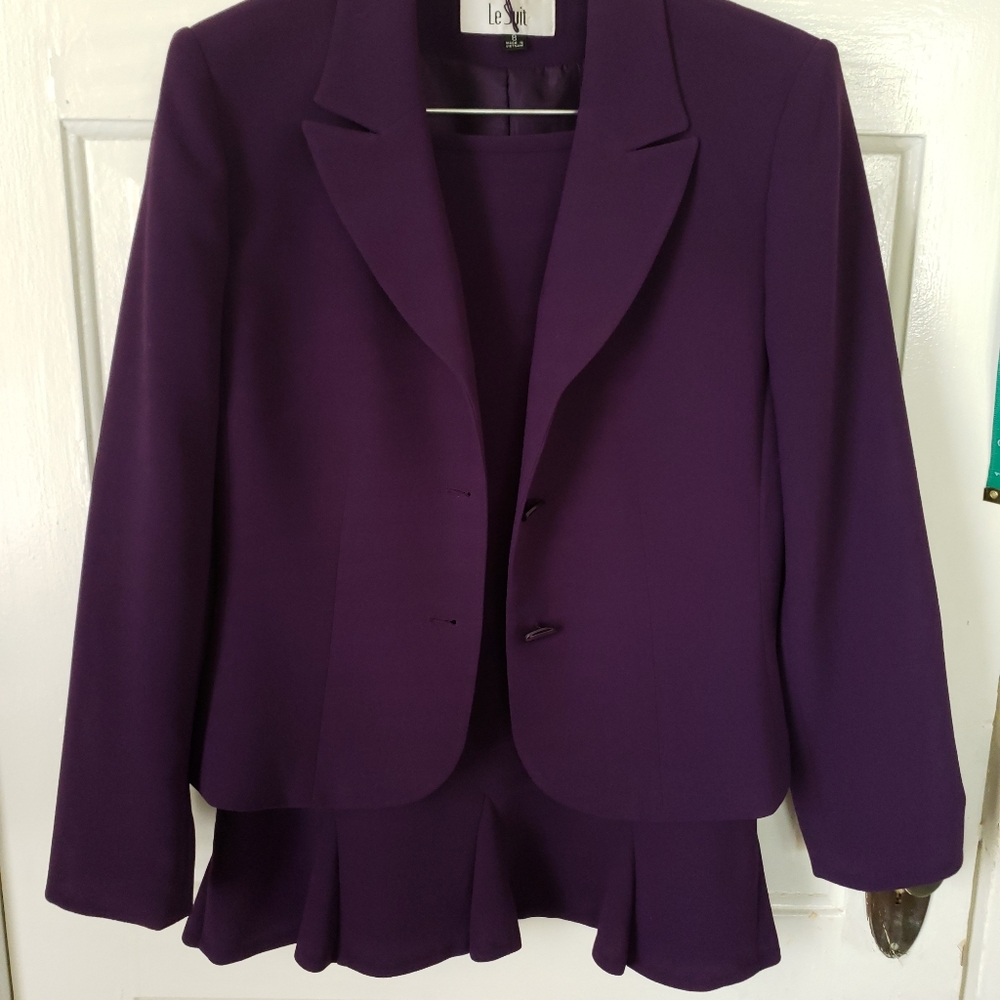 Womens skirt suit